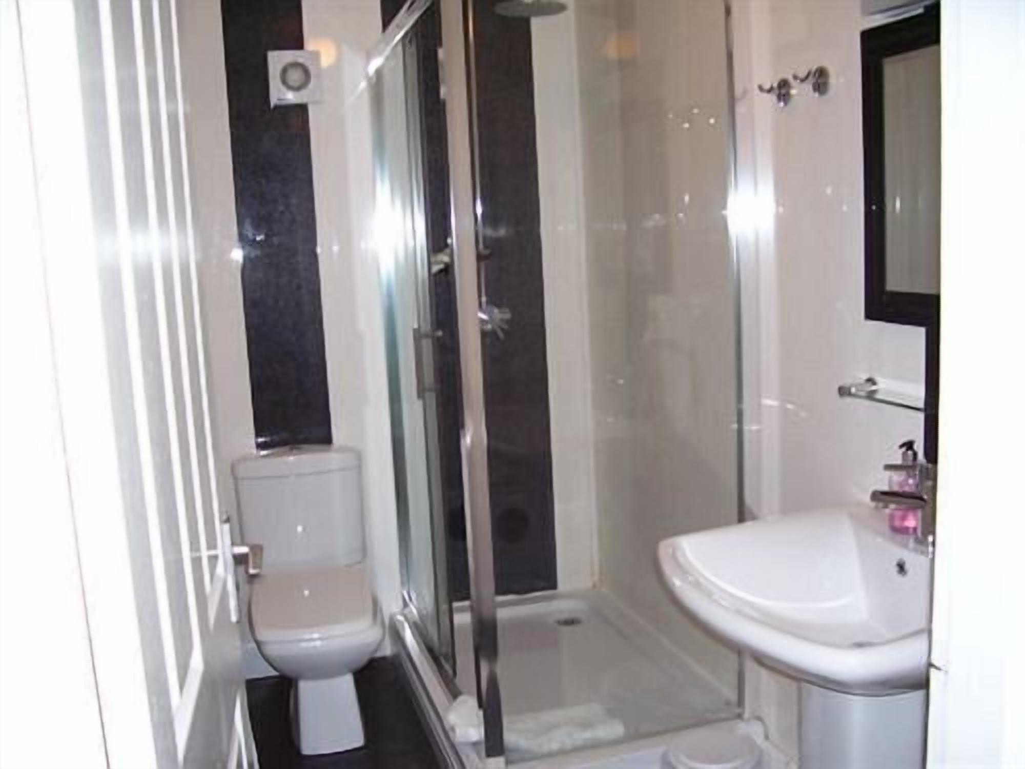 Green Bank Guest House Barrow-in-Furness Ngoại thất bức ảnh