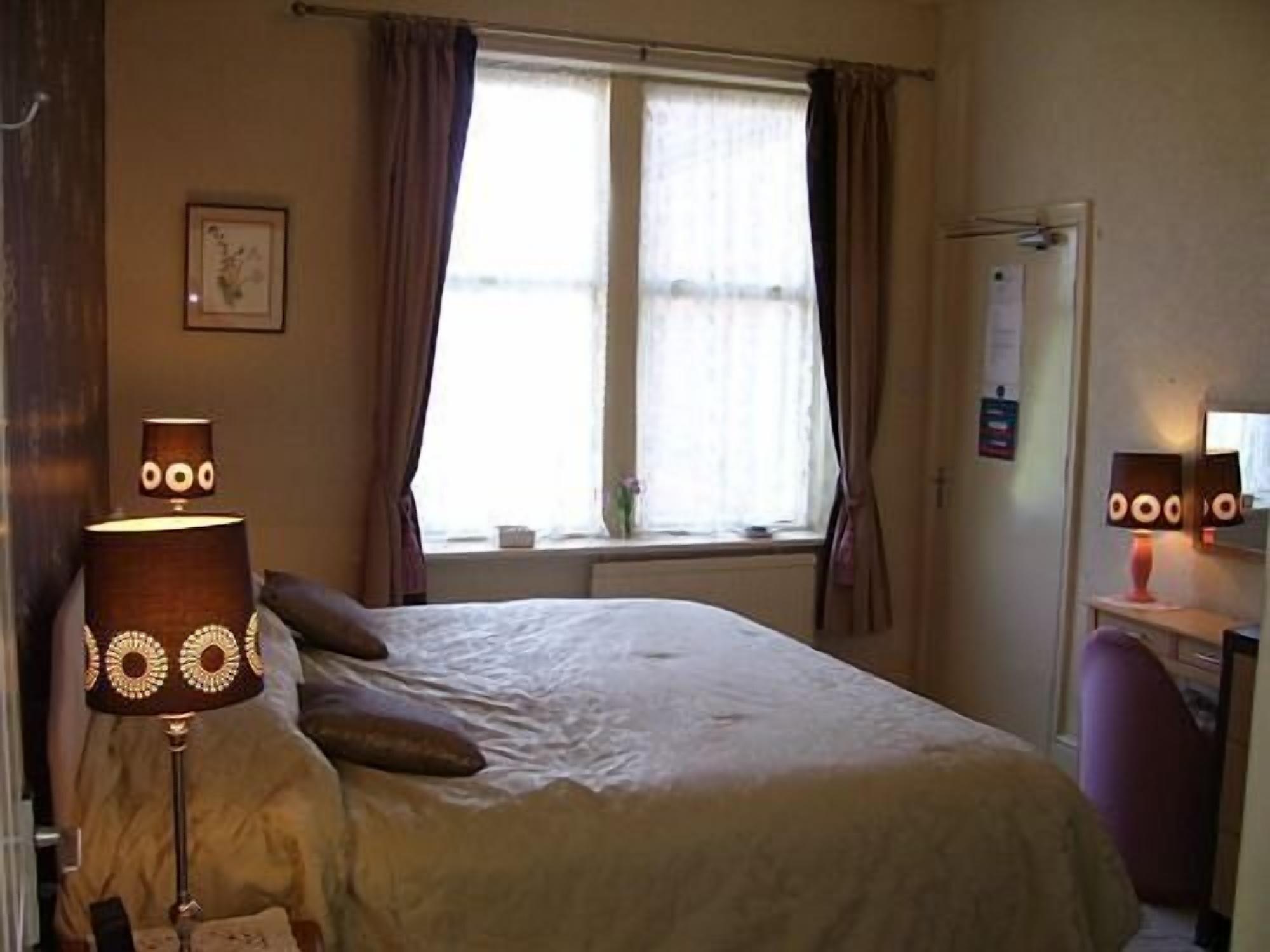Green Bank Guest House Barrow-in-Furness Ngoại thất bức ảnh