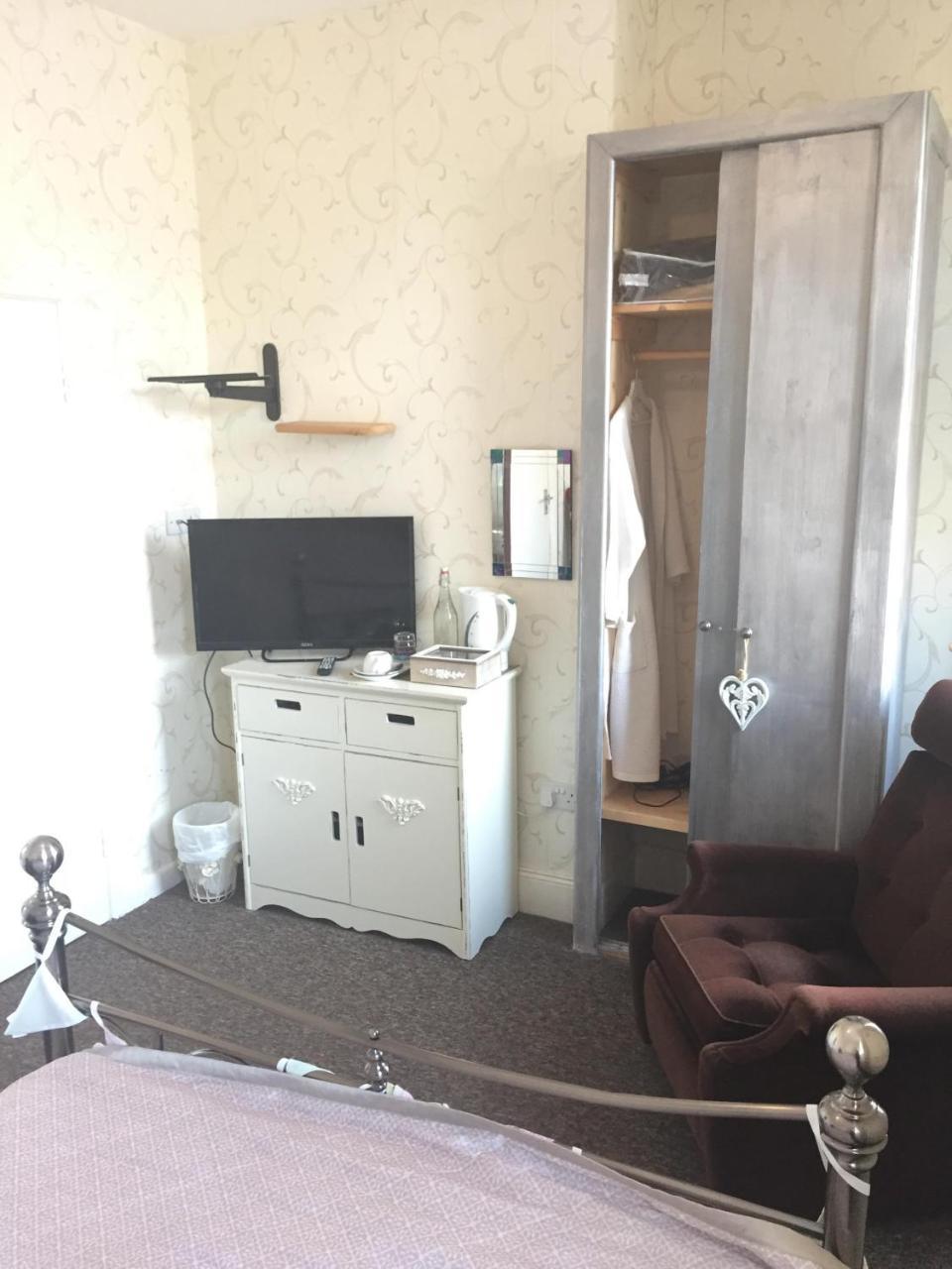 Green Bank Guest House Barrow-in-Furness Phòng bức ảnh