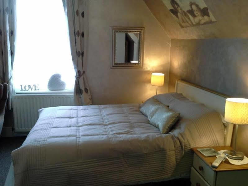 Green Bank Guest House Barrow-in-Furness Ngoại thất bức ảnh